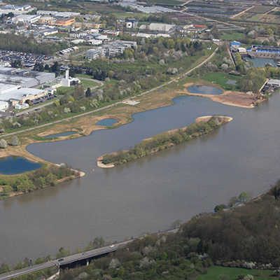 Luftbild des neuen Nebenarms der Mosel
