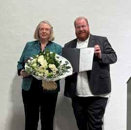 Ehrenpreisträgerin Dr. Gabriele Lohberg zusammen mit Kulturdezernent Markus Nöhl
