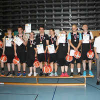 Siegerehrung bei den Basketballern.